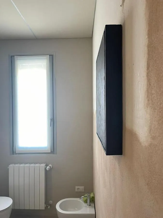 La Mirage Apartment Desenzano del Garda 0*,  Italy